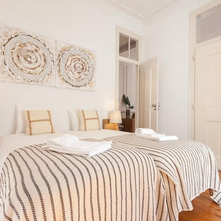 Tejo Vintage Three-Bedroom Apartment - By Lu Holidays Лісабон Екстер'єр фото