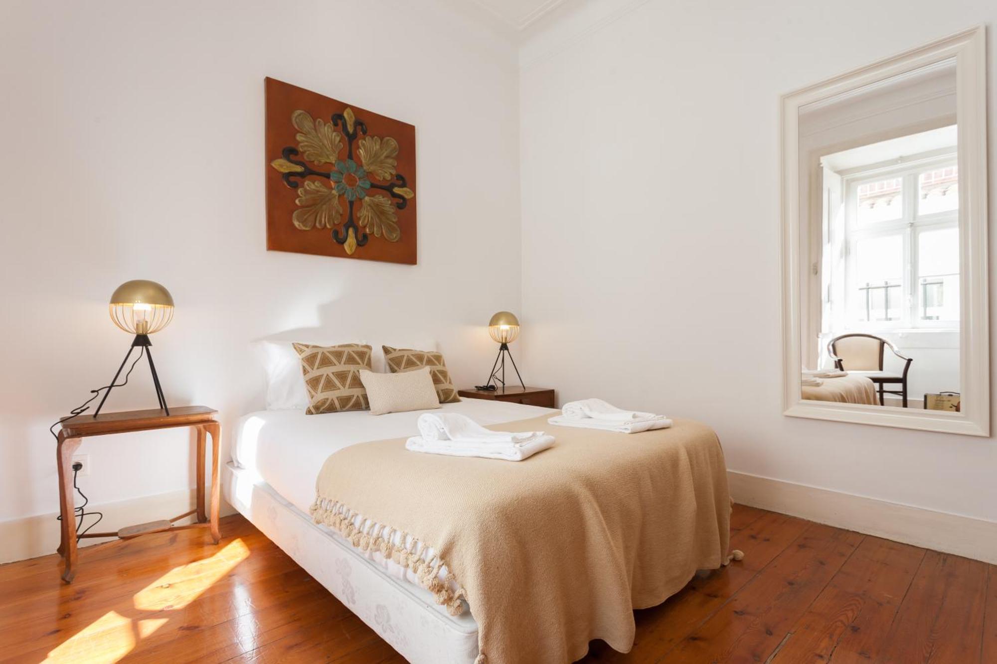 Tejo Vintage Three-Bedroom Apartment - By Lu Holidays Лісабон Екстер'єр фото